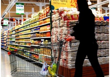Alimentos pressionam a inflação no início de junho