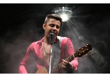 Justiça manda tirar da internet fotos do corpo do cantor Cristiano Araújo