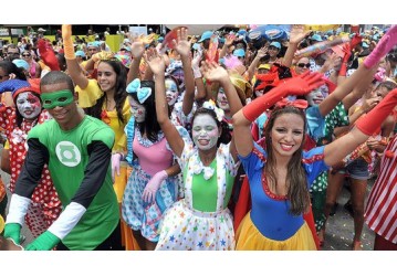 Bloco infantil Happy abre segundo dia de Carnaval em Salvador
